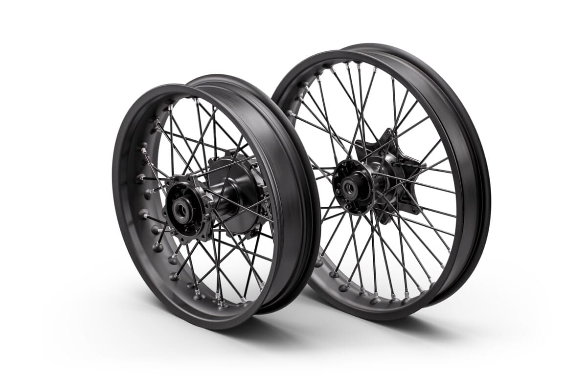 KTM 390 Adventure rodas de aço